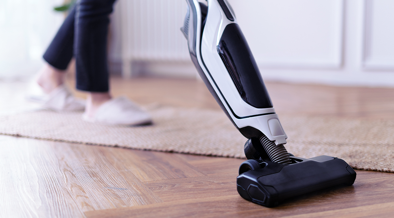 Hardwood floor cleaner machine